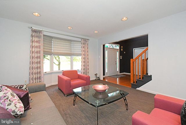 27 ARABIAN WAY, Holland, PA 18966