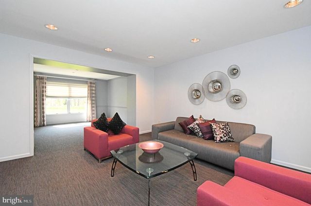 27 ARABIAN WAY, Holland, PA 18966