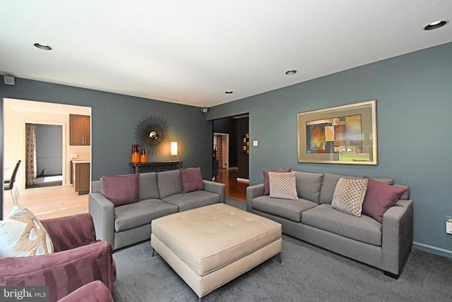 27 ARABIAN WAY, Holland, PA 18966