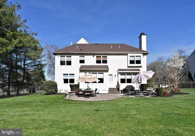 27 ARABIAN WAY, Holland, PA 18966