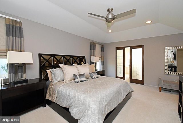 27 ARABIAN WAY, Holland, PA 18966