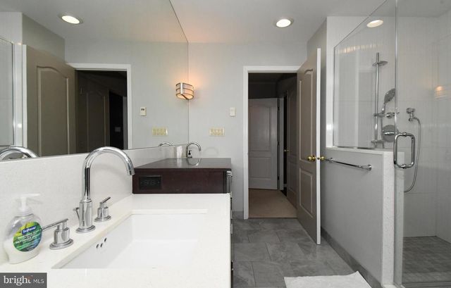 27 ARABIAN WAY, Holland, PA 18966