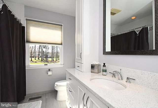 27 ARABIAN WAY, Holland, PA 18966