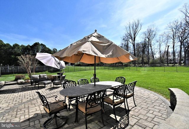 27 ARABIAN WAY, Holland, PA 18966