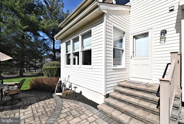 27 ARABIAN WAY, Holland, PA 18966