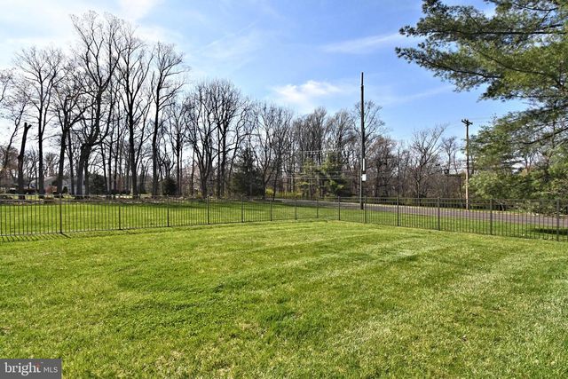 27 ARABIAN WAY, Holland, PA 18966