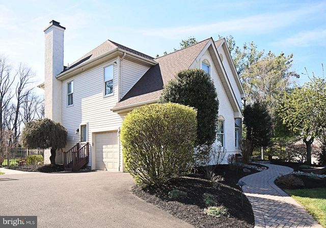 27 ARABIAN WAY, Holland, PA 18966