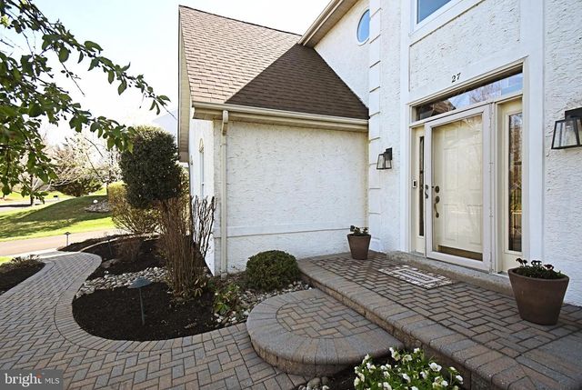 27 ARABIAN WAY, Holland, PA 18966