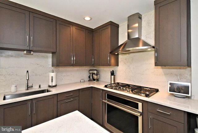 27 ARABIAN WAY, Holland, PA 18966