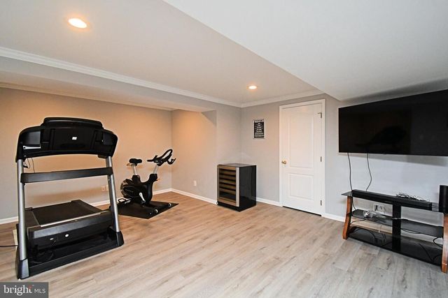 27 ARABIAN WAY, Holland, PA 18966