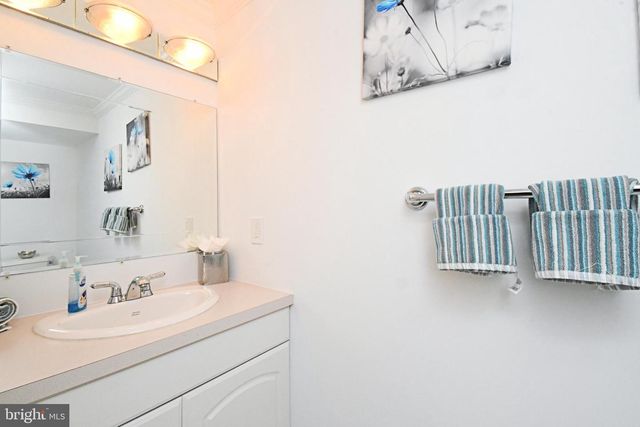 27 ARABIAN WAY, Holland, PA 18966