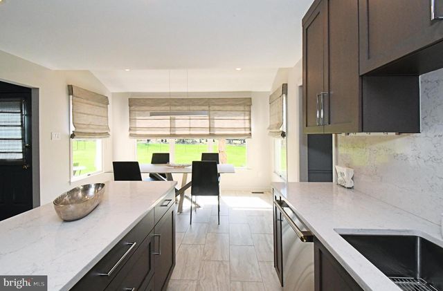 27 ARABIAN WAY, Holland, PA 18966