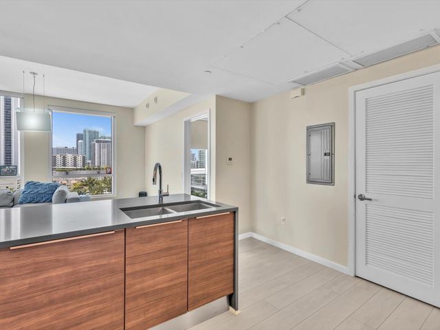 601 NE 27th Street 1208, Miami, FL 33137