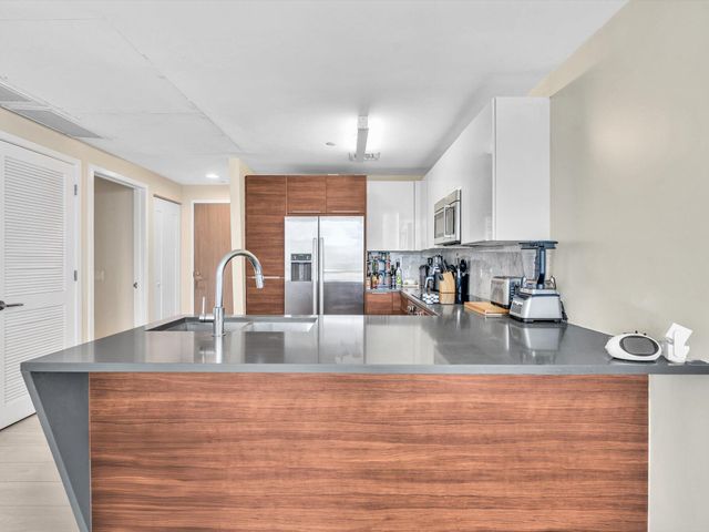 601 NE 27th Street 1208, Miami, FL 33137