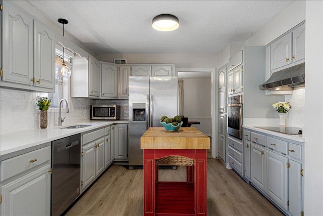 2043 SUNSET RD, Germantown, TN 38138