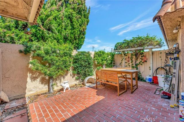 18571 Edgebrook Lane, Huntington Beach, CA 92648