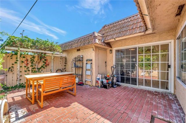 18571 Edgebrook Lane, Huntington Beach, CA 92648