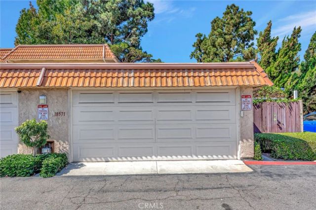 18571 Edgebrook Lane, Huntington Beach, CA 92648