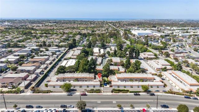18571 Edgebrook Lane, Huntington Beach, CA 92648