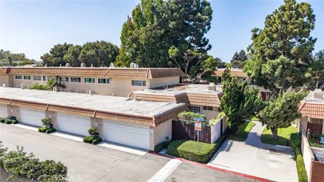18571 Edgebrook Lane, Huntington Beach, CA 92648
