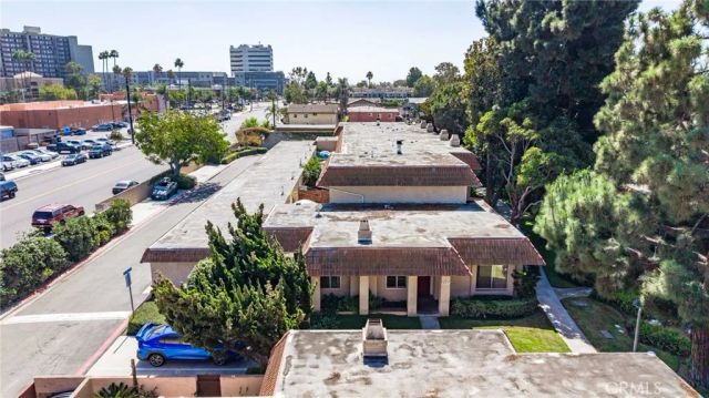 18571 Edgebrook Lane, Huntington Beach, CA 92648