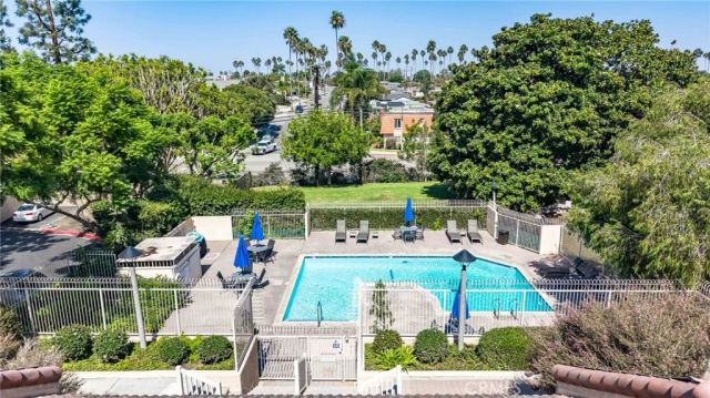 18571 Edgebrook Lane, Huntington Beach, CA 92648