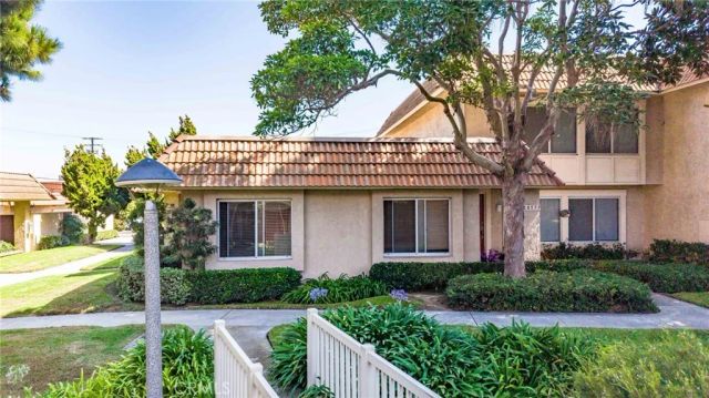 18571 Edgebrook Lane, Huntington Beach, CA 92648