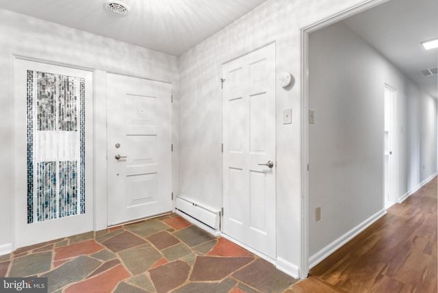 300 GEORGE ST, Hanover, PA 17331