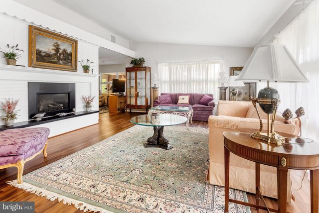 300 GEORGE ST, Hanover, PA 17331