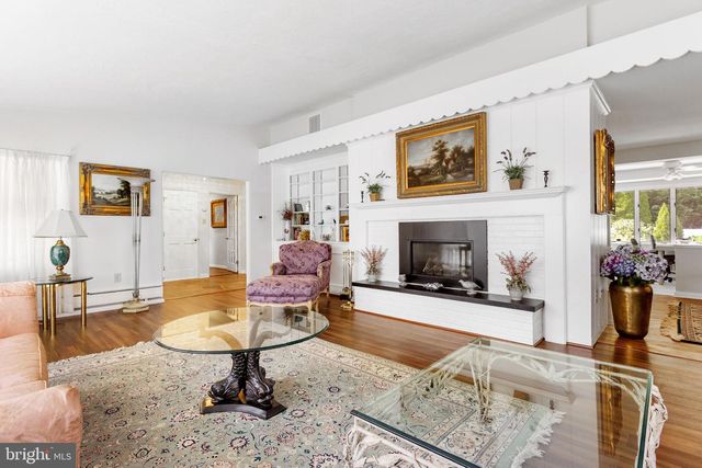 300 GEORGE ST, Hanover, PA 17331