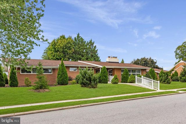 300 GEORGE ST, Hanover, PA 17331