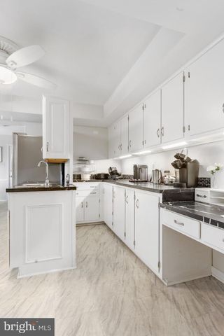 300 GEORGE ST, Hanover, PA 17331
