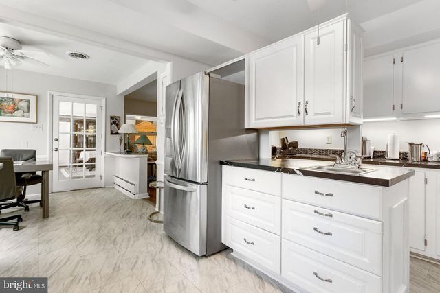 300 GEORGE ST, Hanover, PA 17331