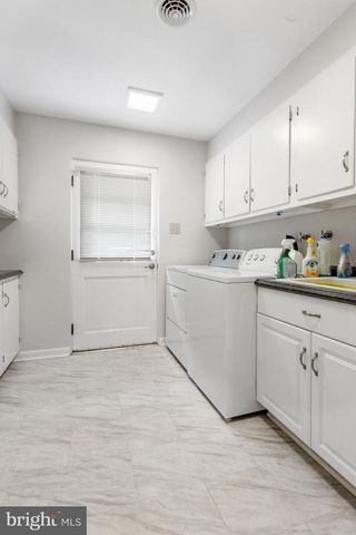 300 GEORGE ST, Hanover, PA 17331