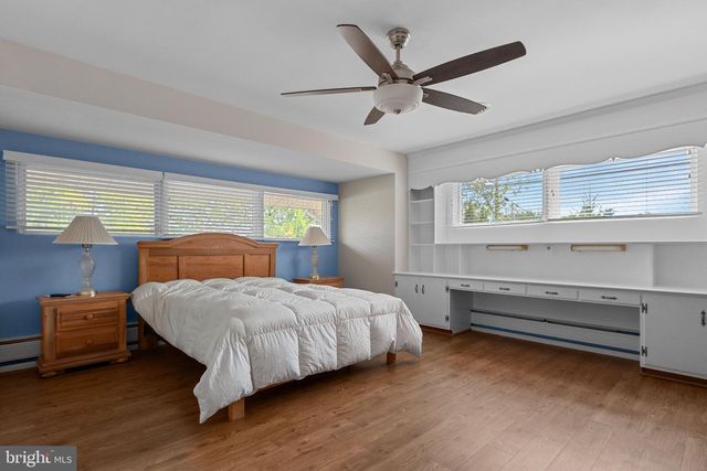 300 GEORGE ST, Hanover, PA 17331