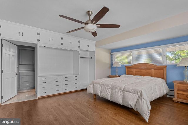 300 GEORGE ST, Hanover, PA 17331