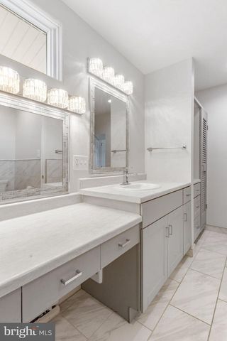 300 GEORGE ST, Hanover, PA 17331
