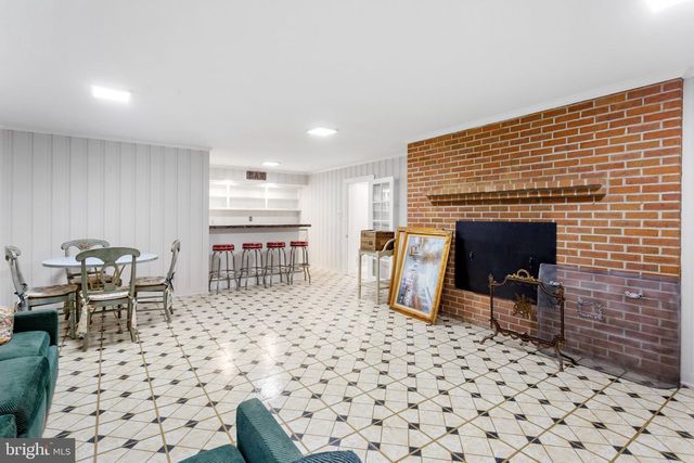 300 GEORGE ST, Hanover, PA 17331
