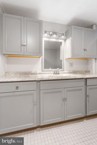 300 GEORGE ST, Hanover, PA 17331