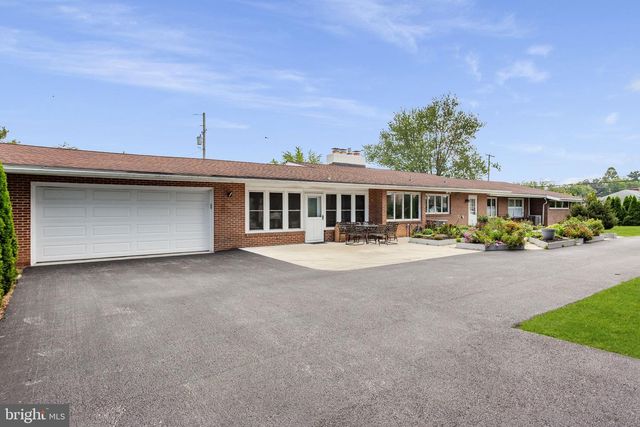 300 GEORGE ST, Hanover, PA 17331