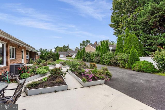 300 GEORGE ST, Hanover, PA 17331