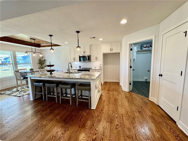 15600 Sheridan Court, Basehor, KS 66007