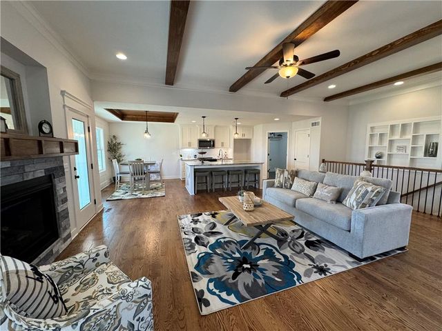 15600 Sheridan Court, Basehor, KS 66007