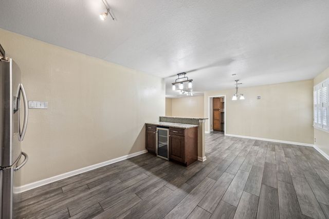 2419 Bentley Avenue, Dallas, TX 75211