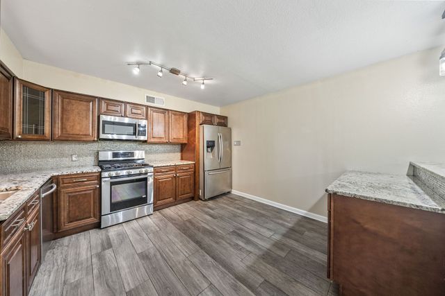 2419 Bentley Avenue, Dallas, TX 75211