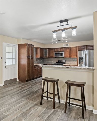 2419 Bentley Avenue, Dallas, TX 75211