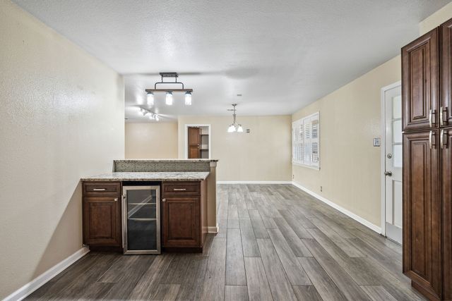 2419 Bentley Avenue, Dallas, TX 75211