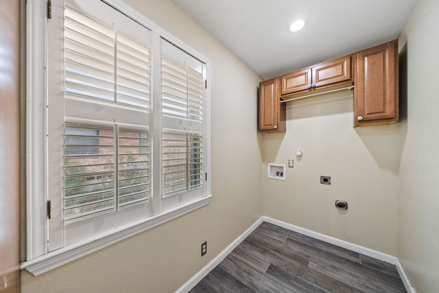 2419 Bentley Avenue, Dallas, TX 75211