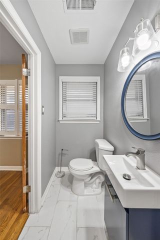 2419 Bentley Avenue, Dallas, TX 75211