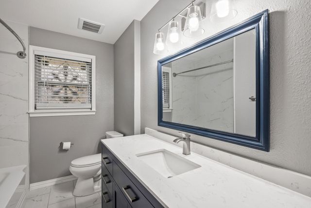 2419 Bentley Avenue, Dallas, TX 75211